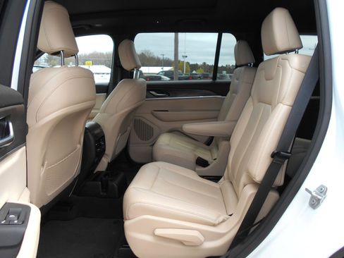Certified 2023 Jeep Grand Cherokee L Limited w/ Trailer Tow Group (B) AWD/4WD image 5