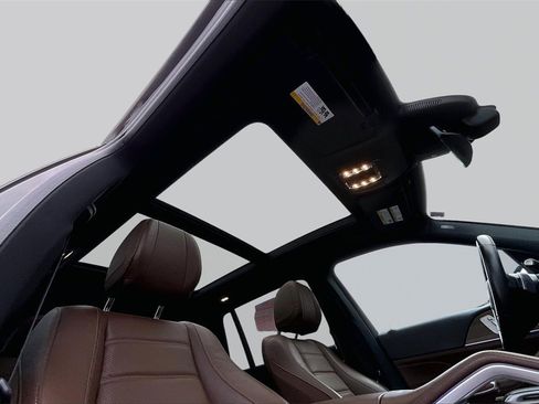 Used 2024 Mercedes-Benz GLS 450 4MATIC image 28