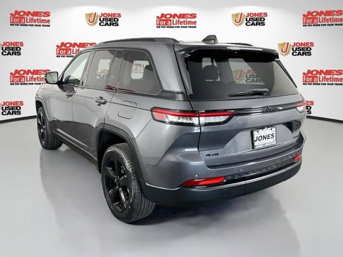 Used 2024 Jeep Grand Cherokee Limited w/ Black Appearance Package AWD/4WD image 2
