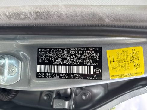 Used 2010 Toyota Yaris 4-Door Hatchback FWD image 16