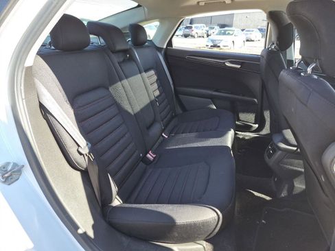 Used 2015 Ford Fusion SE w/ Equipment Group 201A image 16