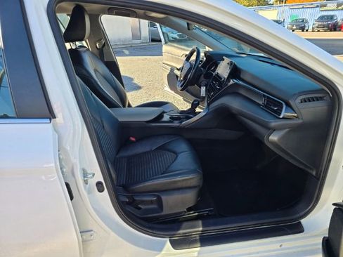 Used 2021 Toyota Camry SE image 11
