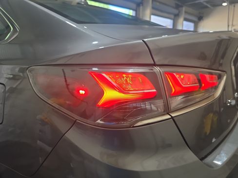 Used 2018 Hyundai Sonata SE FWD image 32