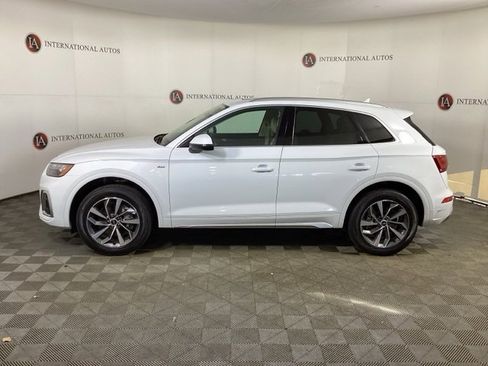 Used 2023 Audi Q5 2.0T Premium w/ Convenience Package image 7
