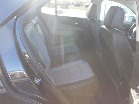 Used 2020 Chevrolet Equinox Premier image 17
