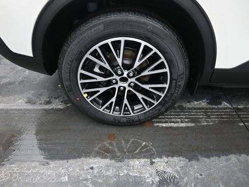 New 2026 Ford Escape SE FWD image 11