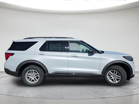 New 2026 Ford Explorer Active AWD/4WD image 3