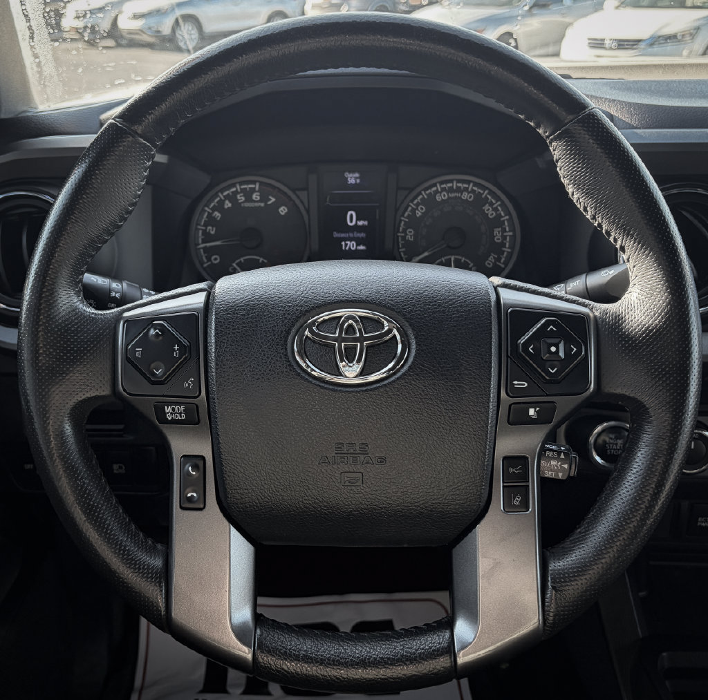 Used 2018 Toyota Tacoma TRD Off-Road AWD/4WD image 10