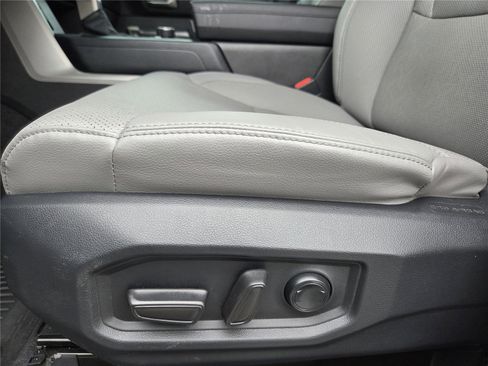 Used 2025 Toyota Tundra SR5 w/ SR5 Premium Package AWD/4WD image 15