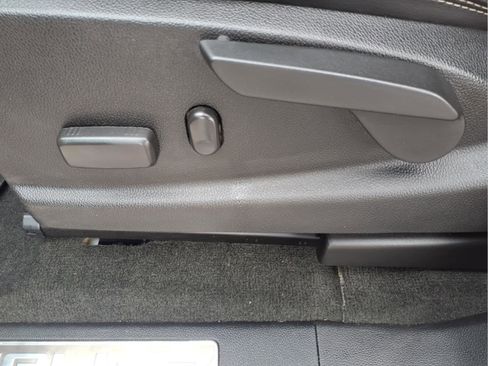 Used 2018 GMC Canyon Denali image 12