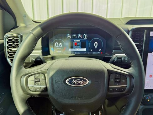 Used 2024 Ford Ranger Lariat w/ FX4 Off-Road Package image 18