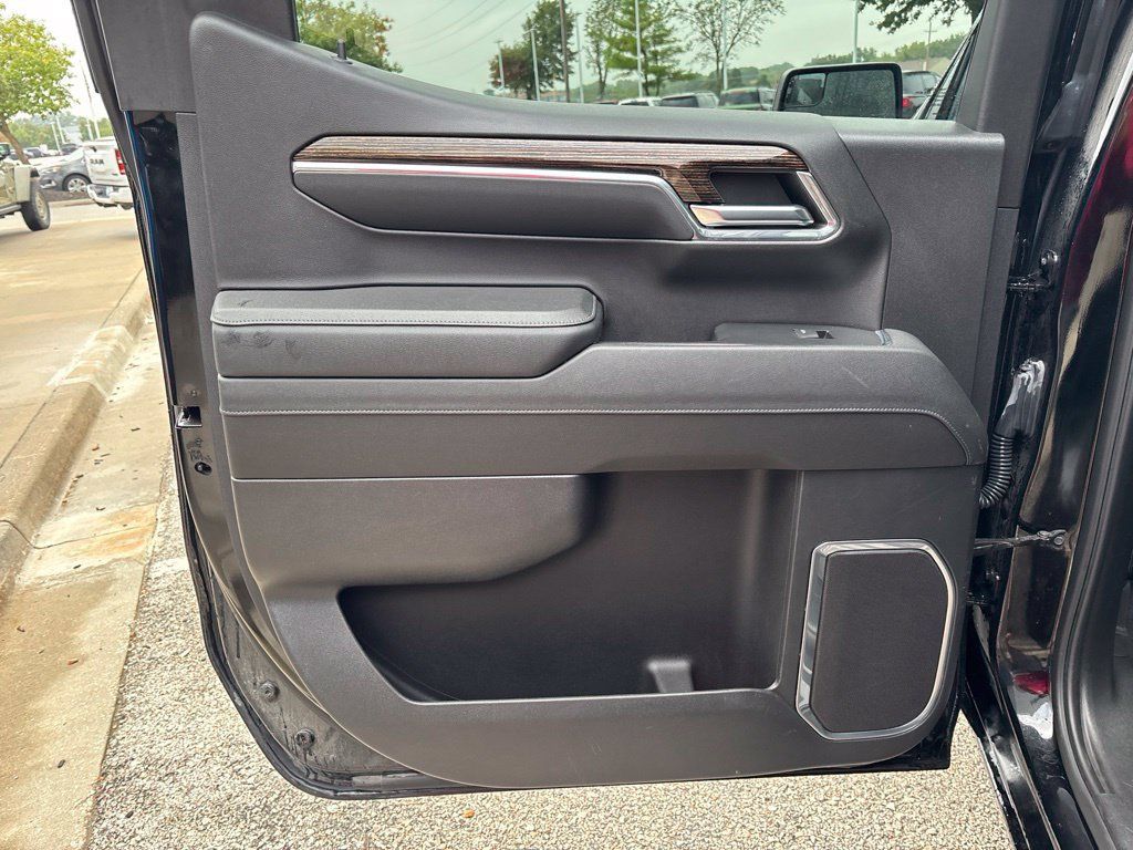 Used 2024 GMC Sierra 1500 Elevation AWD/4WD image 12