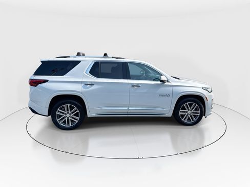 Used 2023 Chevrolet Traverse High Country w/ LPO, 'HIT The Road' Package FWD image 9