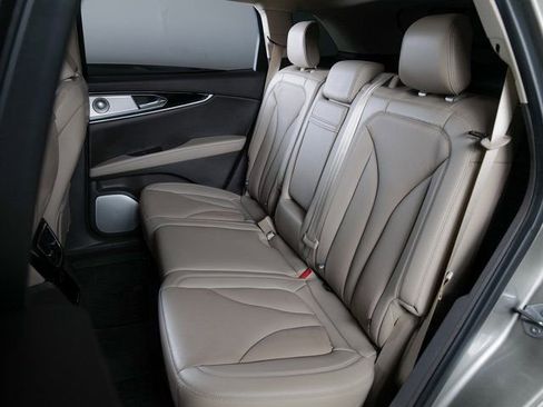 Used 2023 Lincoln Nautilus Reserve w/ Equipment Group 202A image 12