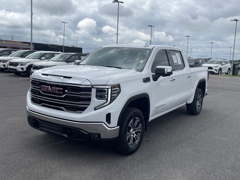 Used 2023 GMC Sierra 1500 SLT w/ SLT Convenience Package image 3