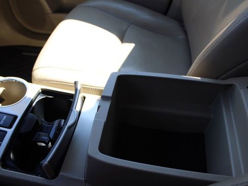 Used 2013 Toyota Highlander SE AWD/4WD image 43