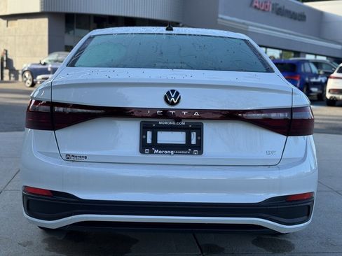 New 2025 Volkswagen Jetta SE image 9