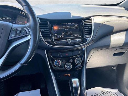 Used 2019 Chevrolet Trax Premier FWD image 8