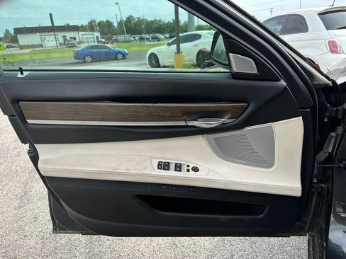 Used 2013 BMW 740i image 24
