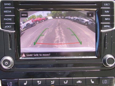 Used 2017 Volkswagen Passat 1.8T SEL Premium FWD image 22