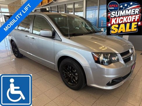 Used 2019 Dodge Grand Caravan GT FWD image 1
