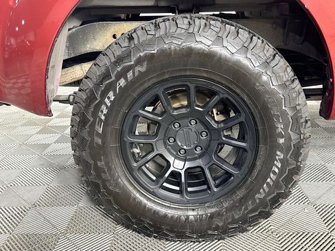 Used 2013 Nissan Frontier SV image 30