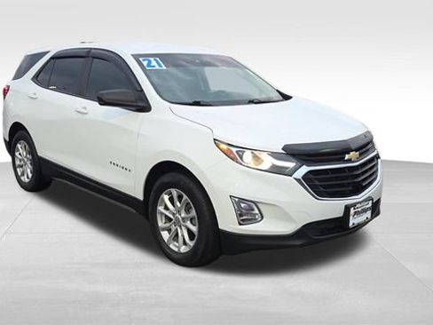 Used 2021 Chevrolet Equinox LS w/ LS Convenience Package FWD image 2