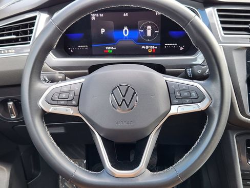 Used 2022 Volkswagen Tiguan SE w/ Panoramic Sunroof Package AWD/4WD image 22