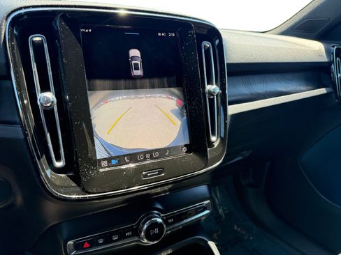 Used 2023 Volvo XC40 Recharge Plus AWD/4WD image 12