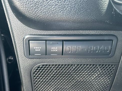 Used 2015 Jeep Wrangler Unlimited Rubicon AWD/4WD image 35