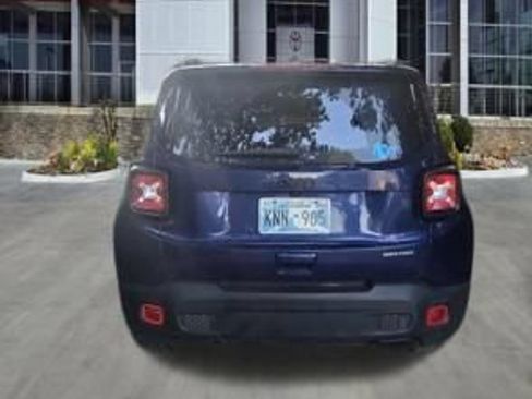 Used 2020 Jeep Renegade Altitude FWD image 14