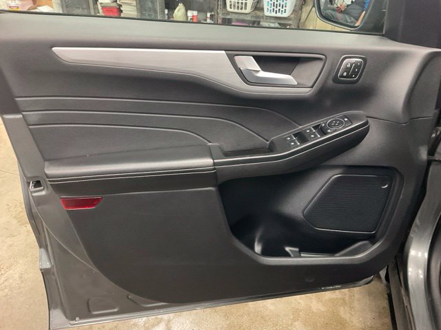 Used 2025 Ford Escape Platinum AWD/4WD image 5