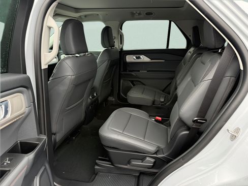New 2026 Ford Explorer Active w/ Active Comfort Package AWD/4WD image 5