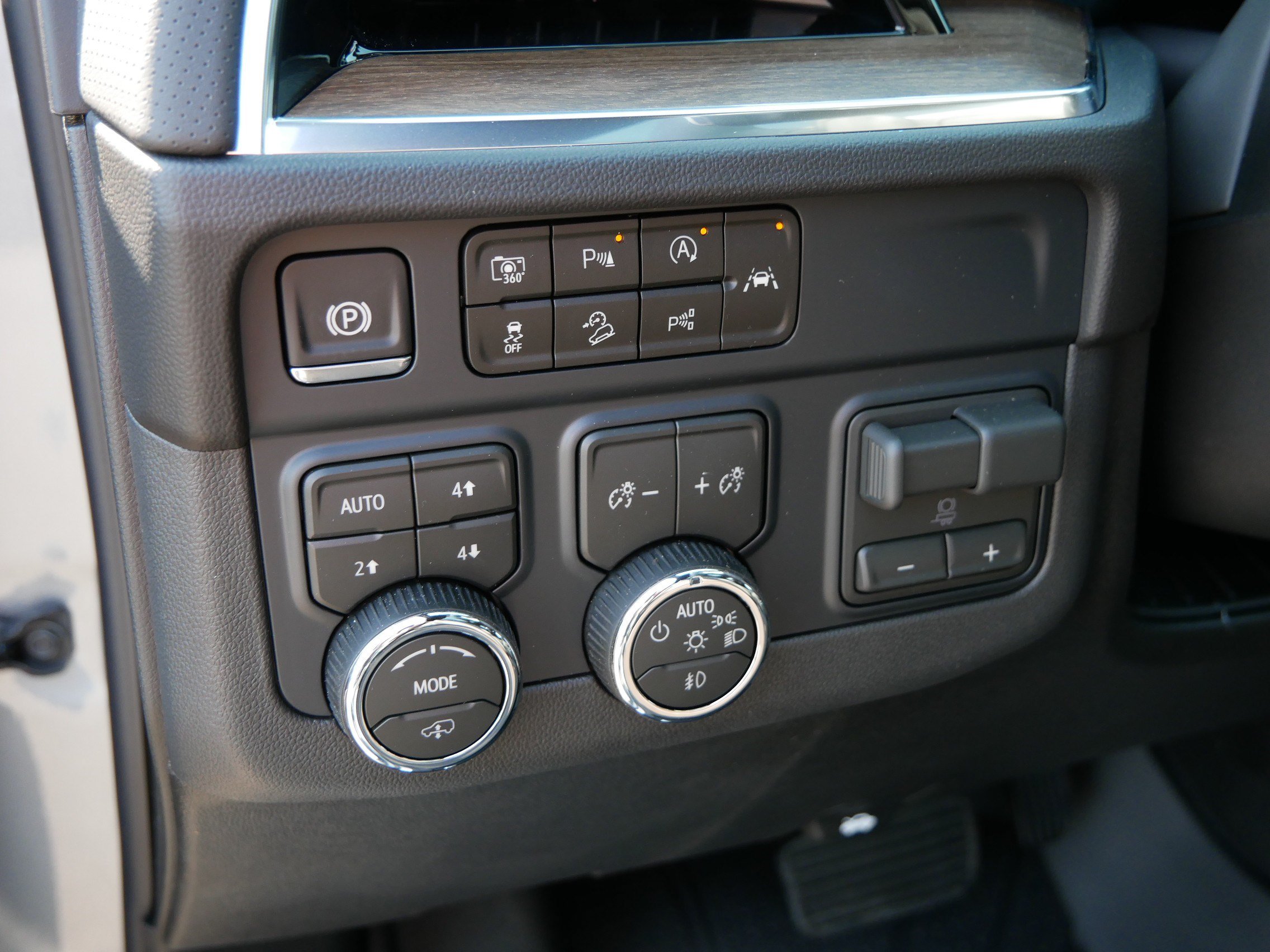 New 2026 Chevrolet Tahoe High Country AWD/4WD image 7