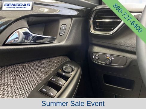 Used 2025 Chevrolet TrailBlazer LT w/ Convenience Package AWD/4WD image 19
