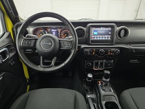 Used 2022 Jeep Wrangler Sport AWD/4WD image 17