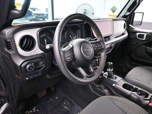 Used 2024 Jeep Wrangler Unlimited AWD/4WD image 10