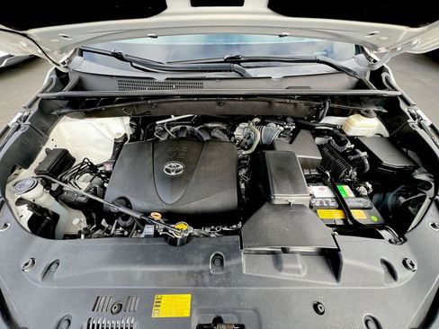 Used 2017 Toyota Highlander Limited image 24