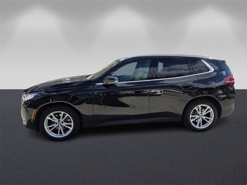 Certified 2025 BMW X3 xDrive30i w/ Premium Package image 7