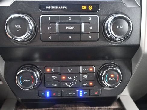 Used 2019 Ford F350 Lariat w/ Lariat Ultimate Package AWD/4WD image 16