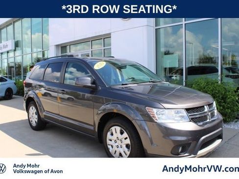 Used 2019 Dodge Journey SE FWD image 1