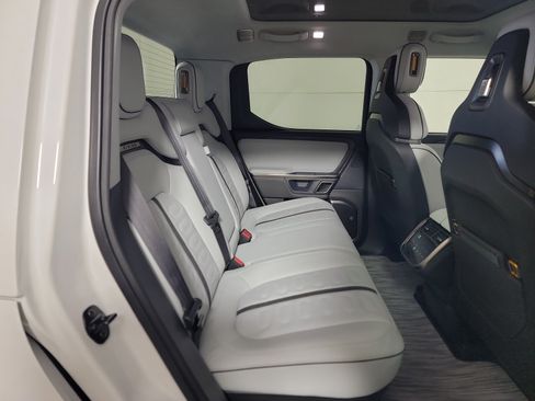 Used 2024 Rivian R1T Adventure AWD/4WD image 22