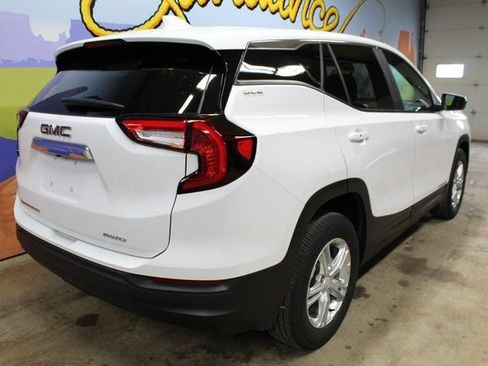 Certified 2024 GMC Terrain SLE AWD/4WD image 4
