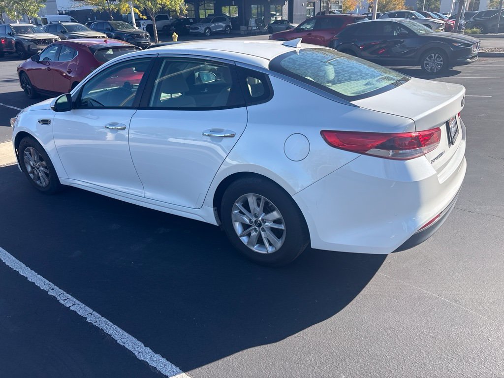 Used 2016 Kia Optima LX FWD image 2