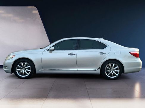 Used 2012 Lexus LS 460 w/ Comfort Pkg image 2