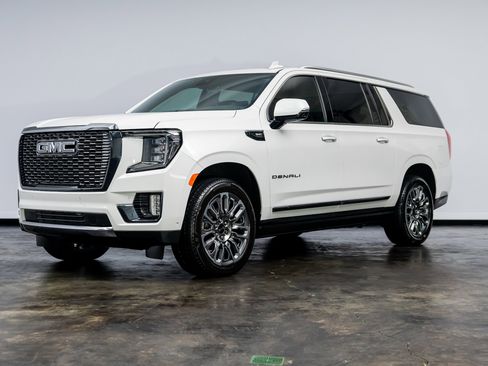 Used 2023 GMC Yukon XL Denali Ultimate image 7