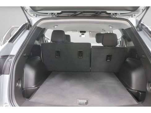 Used 2025 Chevrolet Blazer LT AWD/4WD image 28