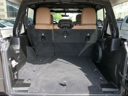 Used 2022 Jeep Wrangler Unlimited Sahara w/ Cold Weather Group image 20