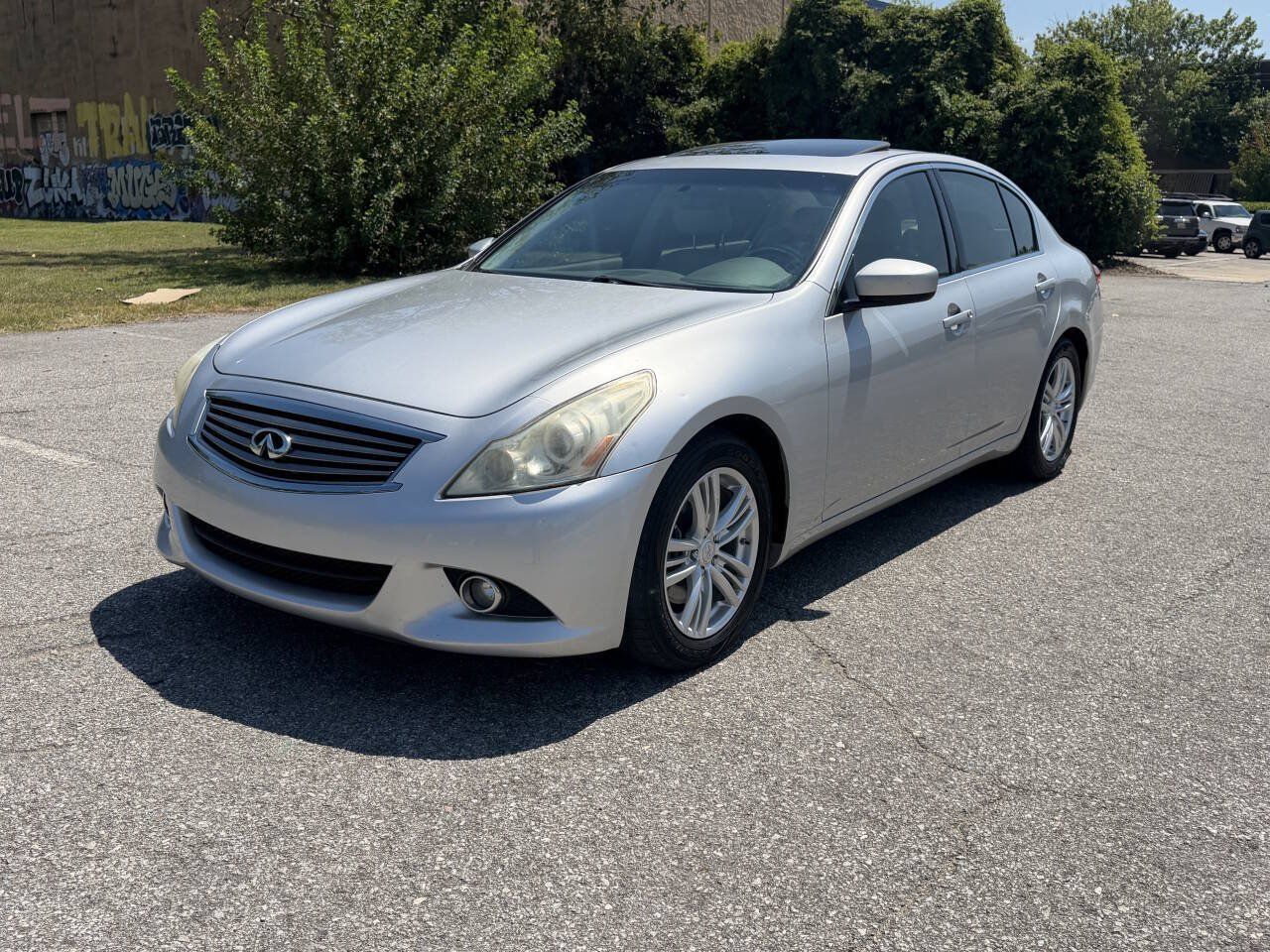 Used 2010 INFINITI G37 Journey w/ Premium Pkg RWD image 2