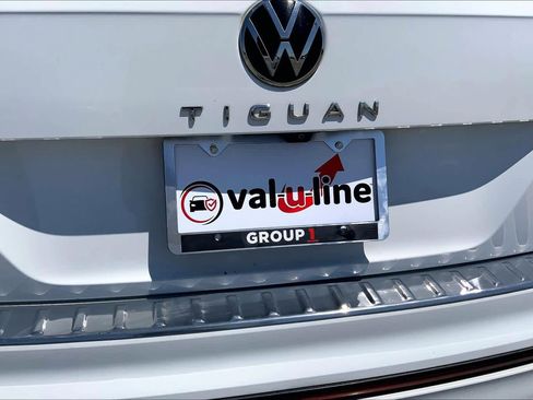 Used 2022 Volkswagen Tiguan SE R-Line AWD/4WD image 10